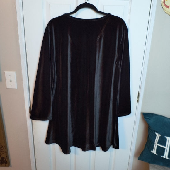Lily Firmiana Sz 4X  Black Velvet Gothic Vneck tunic top Stretchy - Picture 5 of 7